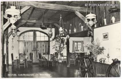 ansichtkaart: Reutum, Cafe-Restaurant 'De Molenberg'. Interieur