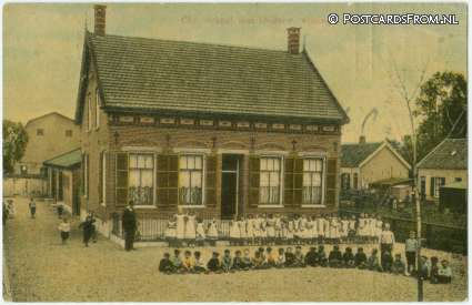 ansichtkaart: Krimpen aan de Lek, Chr. School met Onderw. woning