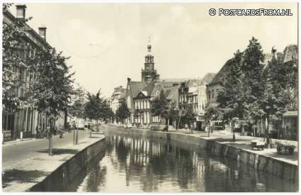 ansichtkaart: Gouda, Oost- en Westhaven met gezicht op St. Janstoren