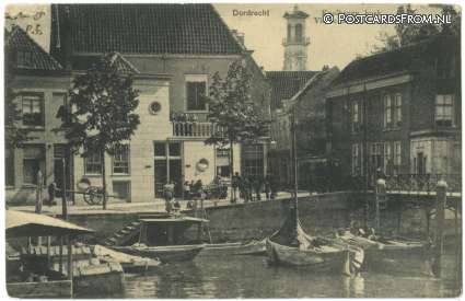 ansichtkaart: Dordrecht, Knolhaven, hoek Vleeschhouwersstraat