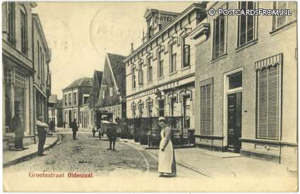 ansichtkaart: Oldenzaal, Grootestraat. Hotel 'de Gouden Leeuw'