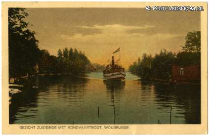 ansichtkaart: Woubrugge, Gezicht Zuideinde met Rondvaartboot