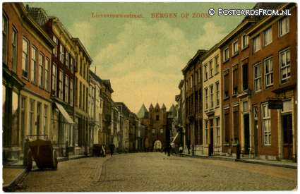 ansichtkaart: Bergen op Zoom, Lievevrouwestraat