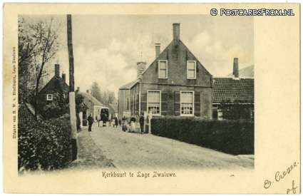 ansichtkaart: Lage Zwaluwe, Kerkbuurt