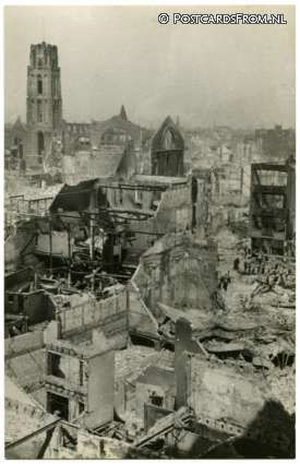ansichtkaart: Rotterdam, Overzicht van de verwoesting der binnenstad na bombardement
