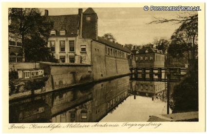 ansichtkaart: Breda, Koninklijke Militaire Academie. Toegangsbrug