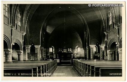 ansichtkaart: Oirschot, Kerk v.d. H. Bernadette Spoordonk. Interieur