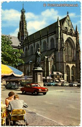 ansichtkaart: Haarlem, Grote Markt met Grote Kerk