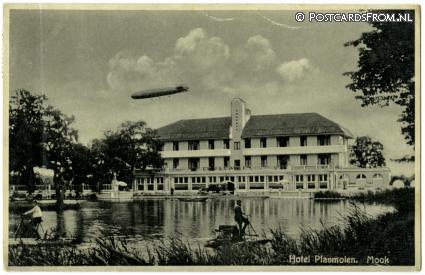 ansichtkaart: Mook, Hotel Plasmolen. Zeppelin