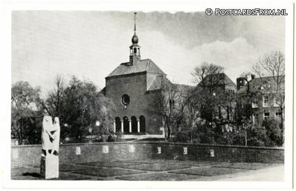 ansichtkaart: Hedel, Oorlogsmonument en R.K. Kerk