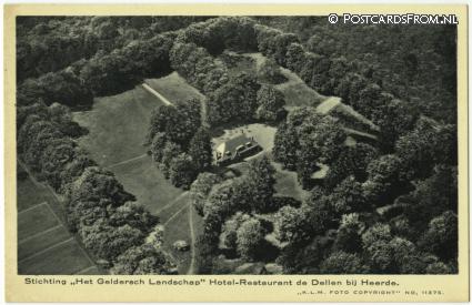 ansichtkaart: Heerde, Stichting 'Het Geldersch Landschap' Hotel-Rest. 'De Dellen'