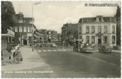ansichtkaart: Utrecht, Lucasbrug met Nachtegaalstraat
