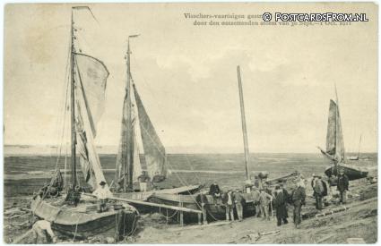 ansichtkaart: Sint Philipsland, Anna Jacobapolder. Visschers-vaartuigen gestrand storm 30 Sept.