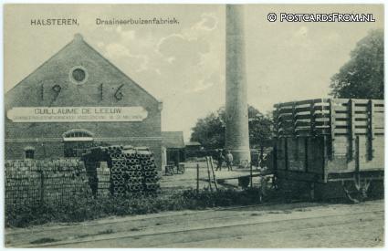 ansichtkaart: Halsteren, Draaineerbuizenfabriek Guillaume de Leeuw