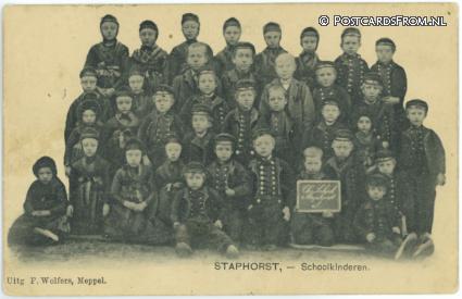 ansichtkaart: Staphorst, Schoolkinderen