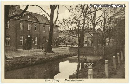 ansichtkaart: 's-Gravenhage, Alexanderkazerne