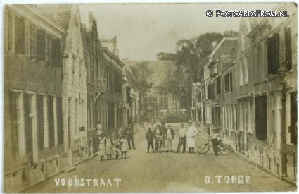ansichtkaart: Oude-Tonge, Voorstraat