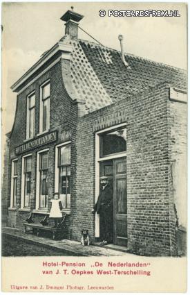 ansichtkaart: Terschelling West, Hotel-Pension 'De Nederlanden' van J.T. Oepkes
