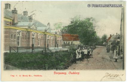 ansichtkaart: Ouddorp, Dorpsweg