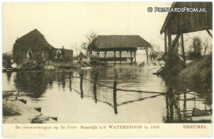 ansichtkaart: Dreumel, Watersnoode1926. Verwoestingen op de Oude Maasdijk