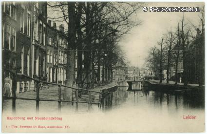 ansichtkaart: Leiden, Rapenburg met Noordeindsbrug