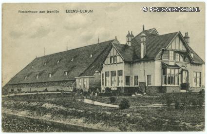 ansichtkaart: Leens, Westerhouw aan tramlijn Leens-Ulrum