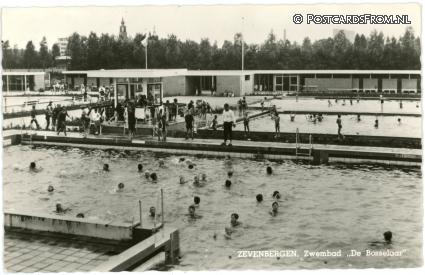 ansichtkaart: Zevenbergen, Zwembad 'De Bosselaar'