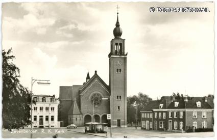 ansichtkaart: Zevenbergen, R.K. Kerk