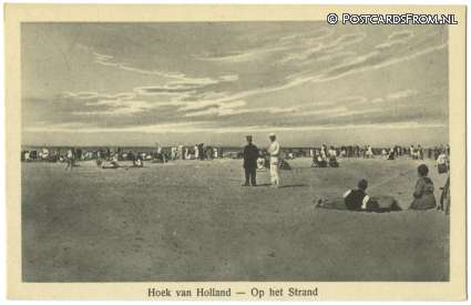 ansichtkaart: Hoek van Holland, Op het Strand