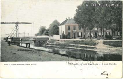 ansichtkaart: Almelo, Ambt. Kanaalbrug met Raadhuis