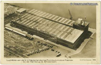 ansichtkaart: Amsterdam, Luchtfoto van de N.V. Nederlandsche Ford Automobiel Fabriek bij 