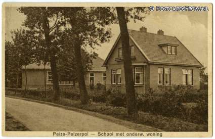 ansichtkaart: Peize, Peizerpol. School met onderw. woning