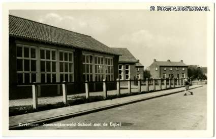 ansichtkaart: Steenwijkerwold, Kerkbuurt. School met de Bijbel