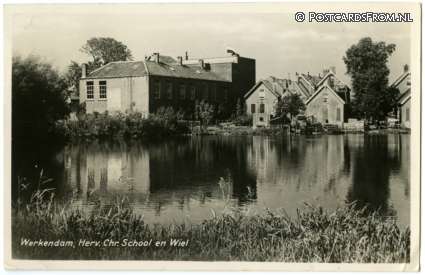 ansichtkaart: Werkendam, Herv. Chr. School en Wiel