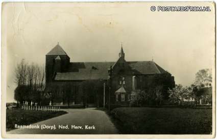 ansichtkaart: Raamsdonk, Dorp. Ned. Herv. Kerk
