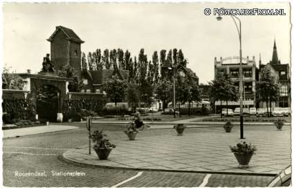 ansichtkaart: Roosendaal, Stationsplein
