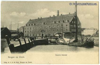 ansichtkaart: Bergen op Zoom, Kazerne Arsenaal