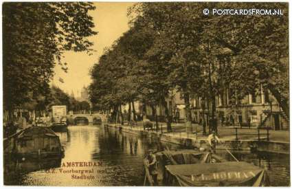 ansichtkaart: Amsterdam, O.Z. Voorburgwal met Stadhuis