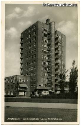 ansichtkaart: Amsterdam, Wolkenkrabber Daniel Willinckplein