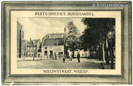 ansichtkaart: Weesp, Nieuwstraat. Uitklapvenster 10 snapshots raadhuis interieur