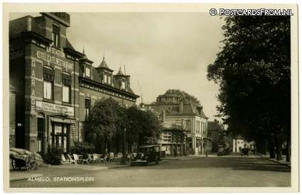 ansichtkaart: Almelo, Stationsplein. Hotel-Cafe-Rest. 'La Station'