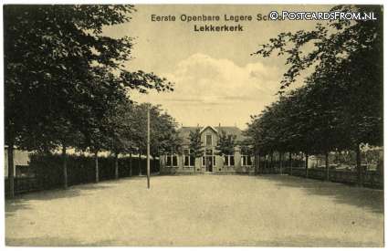 ansichtkaart: Lekkerkerk, Eerste Openbare Lagere School