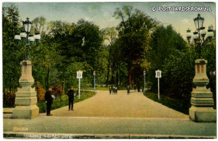 ansichtkaart: Breda, Ingang Valkenberg