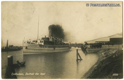ansichtkaart: Enkhuizen, Vertrek der Boot