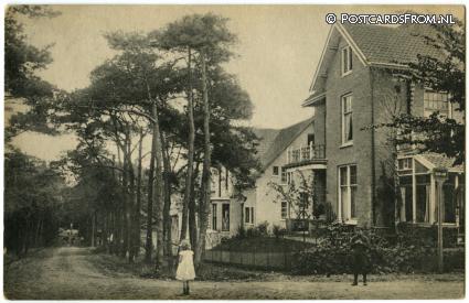 ansichtkaart: Baarn, Molenweg hoek Steijnlaan