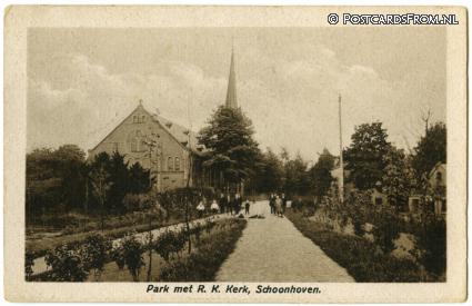 ansichtkaart: Schoonhoven, Park met R.K. Kerk