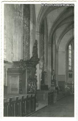 ansichtkaart: Tilburg, Kerk Interieur. Maria Gang