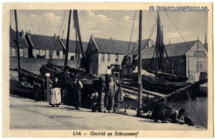 ansichtkaart: Urk, Gezicht op Scheepswerf