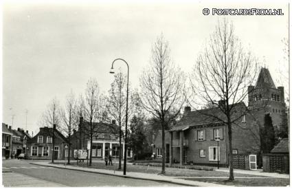 ansichtkaart: Gilze, Bisch. de Vetplein