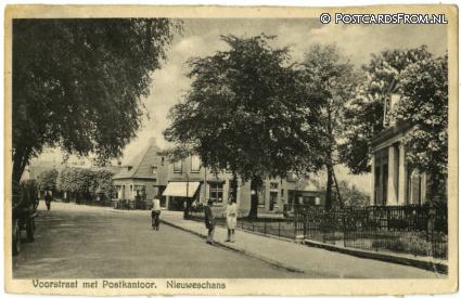 ansichtkaart: Bad Nieuweschans, Voorstraat met Postkantoor